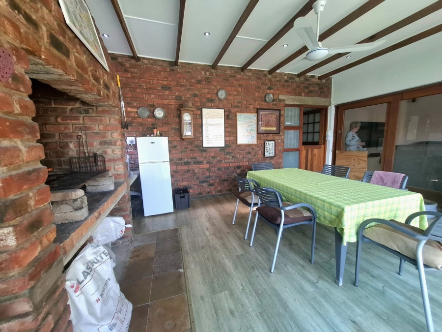 5 Bedroom Property for Sale in Beacon Bay Eastern Cape
